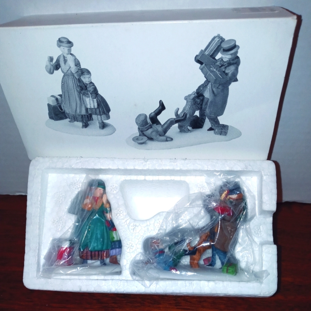 VTG Dept 56 Heritage Village Collection Don't Drop the Presents